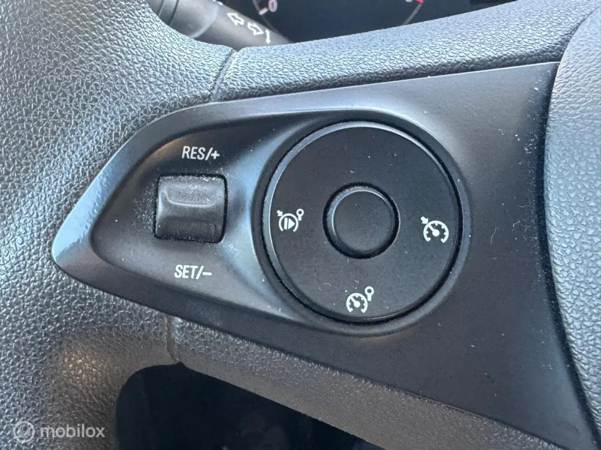 1.5D L1H1 Airco 3Zits Carplay Cruise Nap