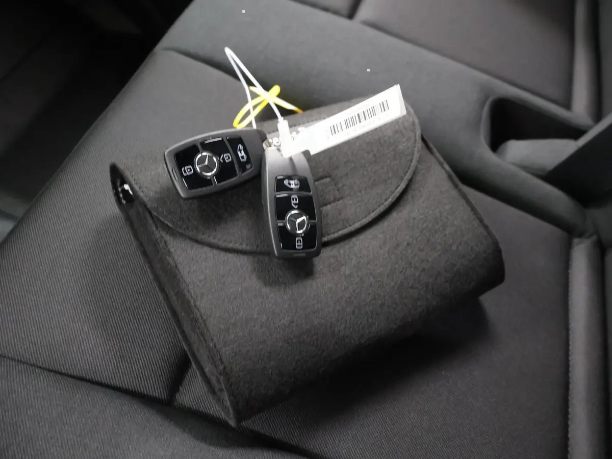 315 L2H2 RWD PRO | 3500KG trekken | Facelift | Carplay | 3-zits | Camera