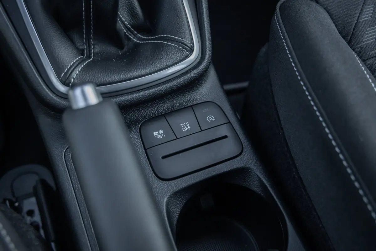 1.0 EcoBoost Hybrid Titanium | Apple Carplay/Android Auto | Keyless | Stoel- Stuurverwarming | | Airco (automatisch) | Apple Carplay/Android Auto|telefoonintegratie premium | Keyless entry