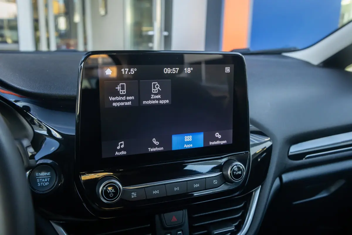1.0 EcoBoost Hybrid Titanium | Apple Carplay/Android Auto | Keyless | Stoel- Stuurverwarming | | Airco (automatisch) | Apple Carplay/Android Auto|telefoonintegratie premium | Keyless entry