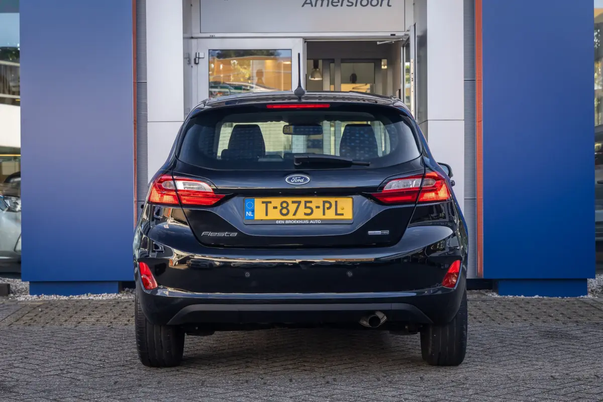 1.0 EcoBoost Hybrid Titanium | Apple Carplay/Android Auto | Keyless | Stoel- Stuurverwarming | | Airco (automatisch) | Apple Carplay/Android Auto|telefoonintegratie premium | Keyless entry