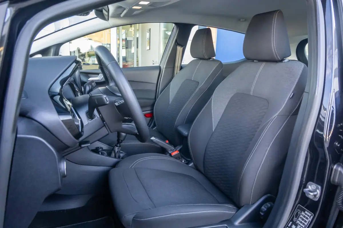 1.0 EcoBoost Hybrid Titanium | Apple Carplay/Android Auto | Keyless | Stoel- Stuurverwarming | | Airco (automatisch) | Apple Carplay/Android Auto|telefoonintegratie premium | Keyless entry