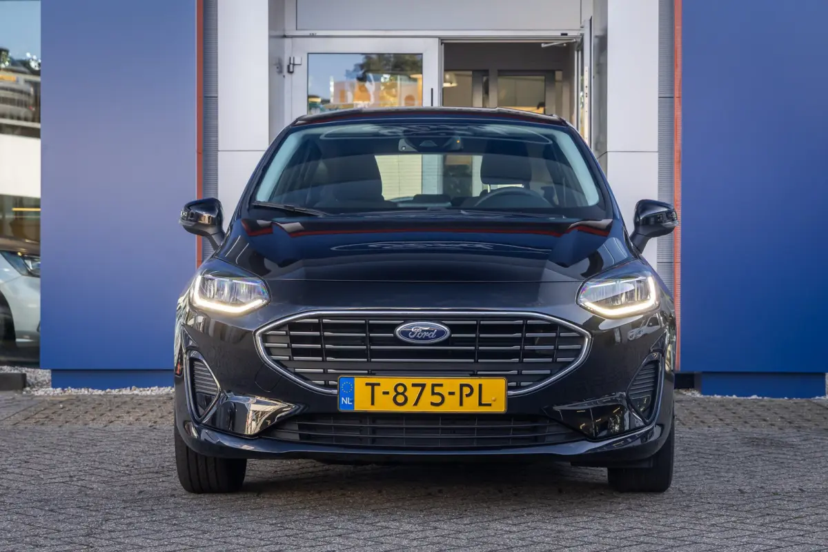 1.0 EcoBoost Hybrid Titanium | Apple Carplay/Android Auto | Keyless | Stoel- Stuurverwarming | | Airco (automatisch) | Apple Carplay/Android Auto|telefoonintegratie premium | Keyless entry