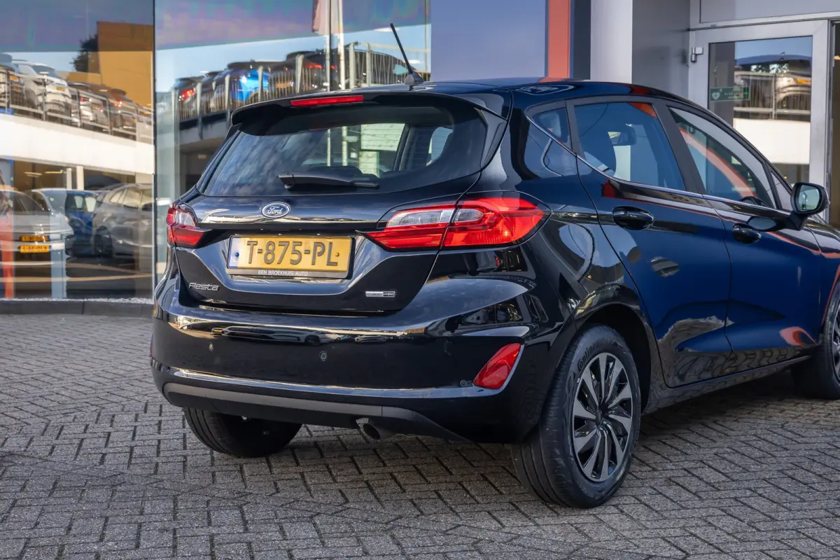 1.0 EcoBoost Hybrid Titanium | Apple Carplay/Android Auto | Keyless | Stoel- Stuurverwarming | | Airco (automatisch) | Apple Carplay/Android Auto|telefoonintegratie premium | Keyless entry