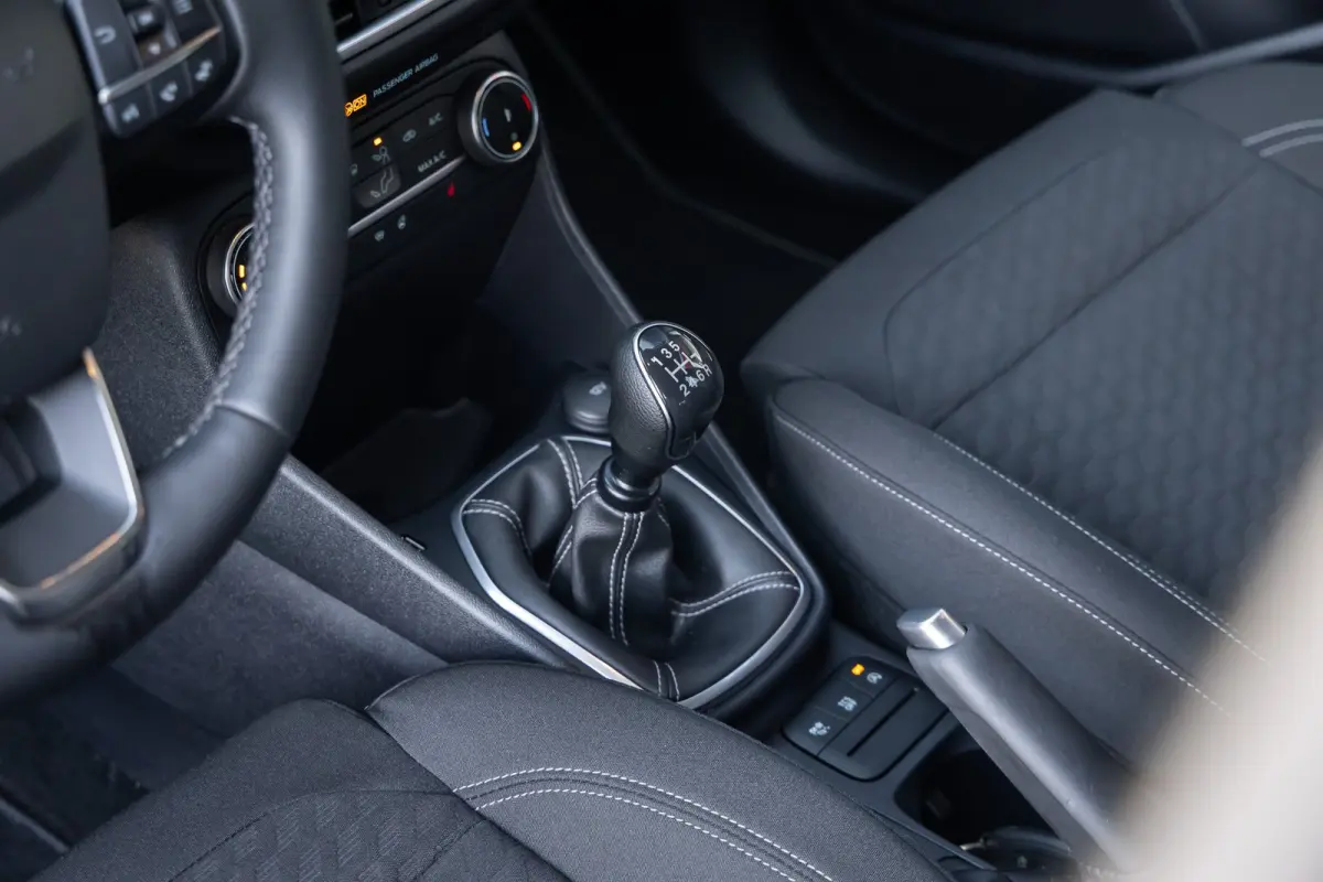 1.0 EcoBoost Hybrid Titanium | Apple Carplay/Android Auto | Keyless | Stoel- Stuurverwarming | | Airco (automatisch) | Apple Carplay/Android Auto|telefoonintegratie premium | Keyless entry
