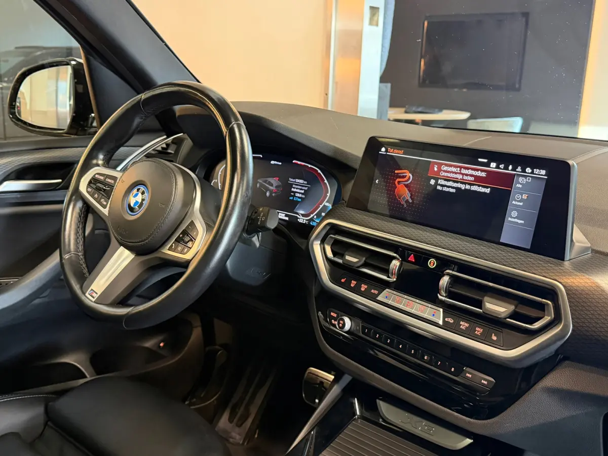 XDrive30e M Package Panorama Camera 1e eigenaar