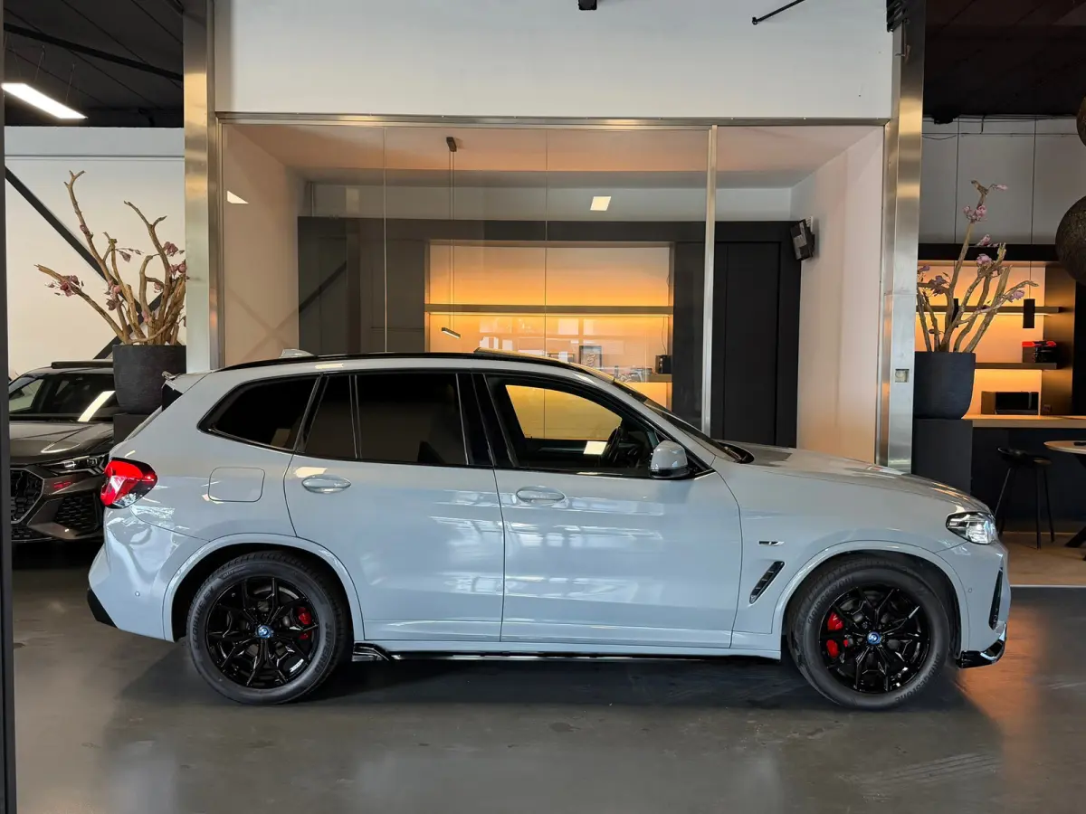 XDrive30e M Package Panorama Camera 1e eigenaar
