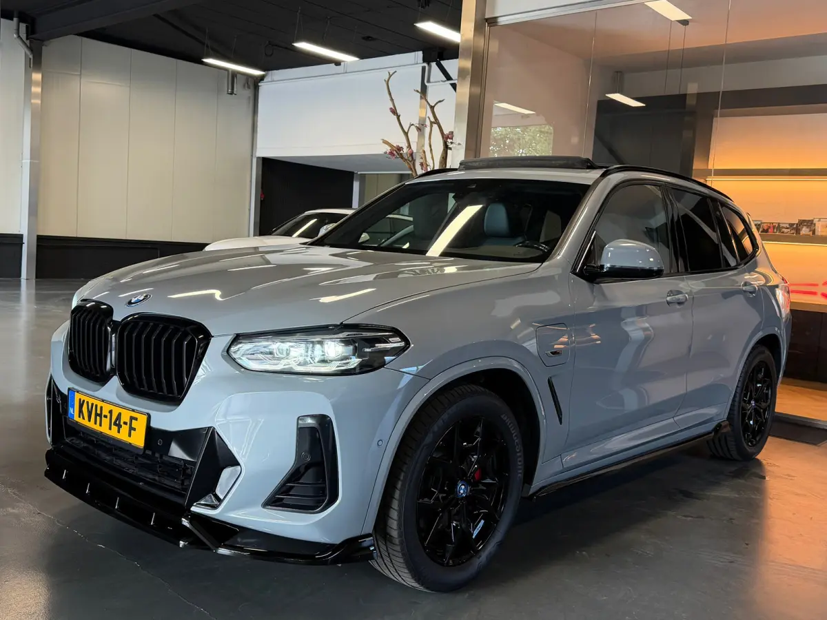 XDrive30e M Package Panorama Camera 1e eigenaar