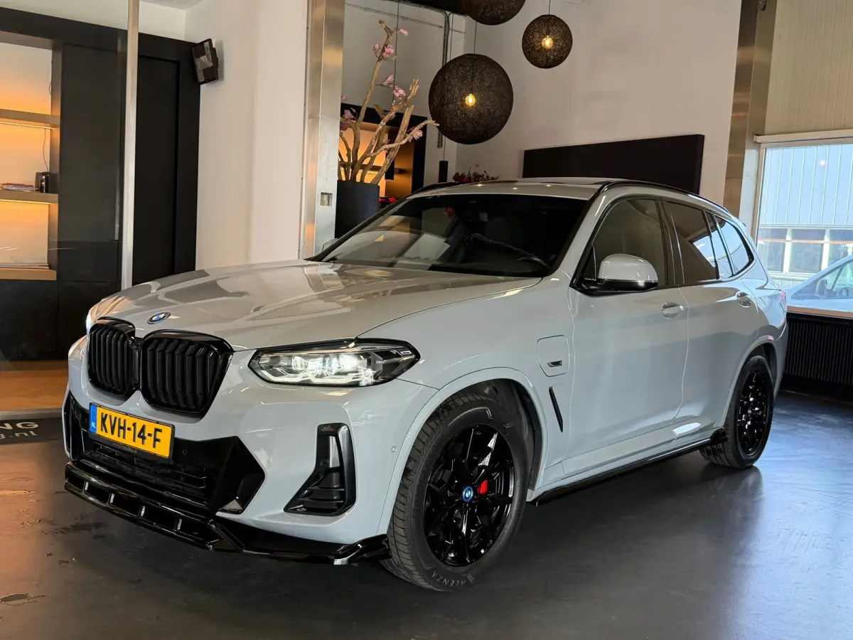 XDrive30e M Package Panorama Camera 1e eigenaar