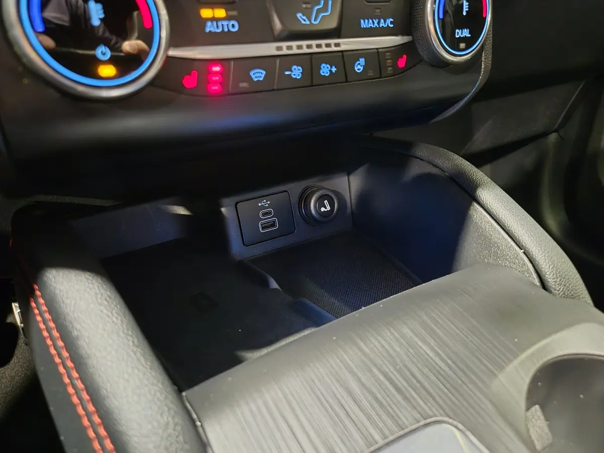2.5 PHEV ST-Line X Panorama | Camera | HUD | Winterpack | Carplay-Android
