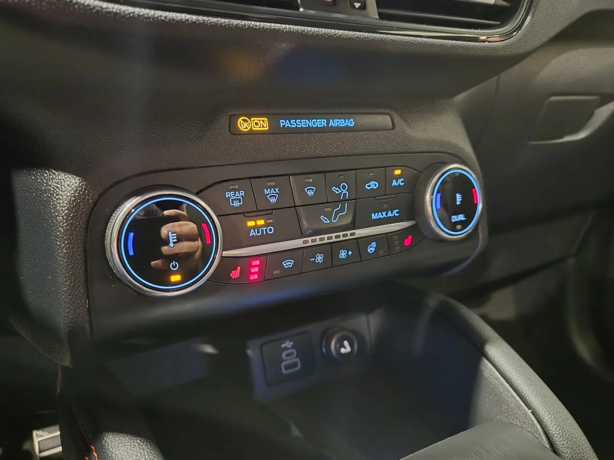 2.5 PHEV ST-Line X Panorama | Camera | HUD | Winterpack | Carplay-Android