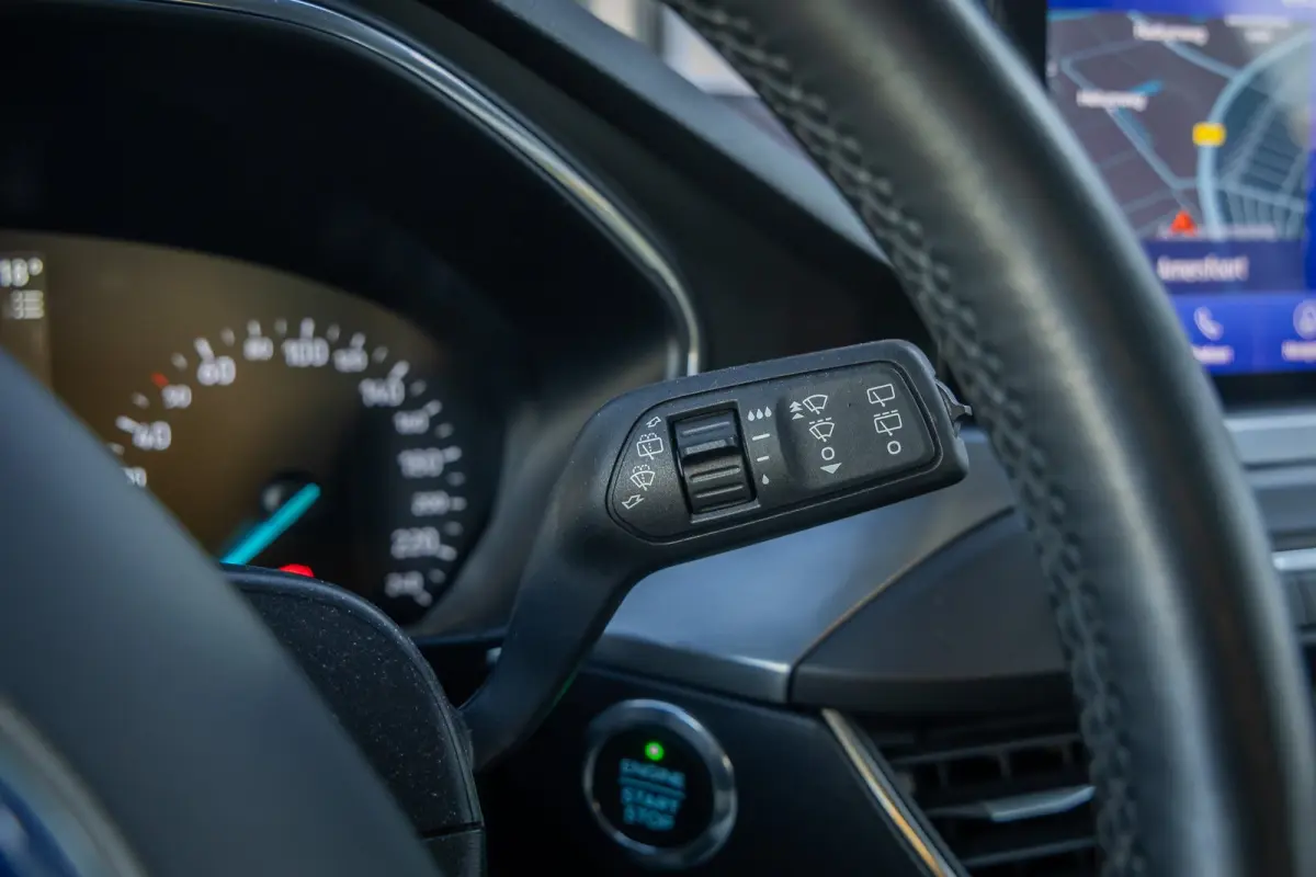1.0 EcoBoost Hybrid Titanium X Business | Achteruitrijcamera | Apple Carplay/Android Auto | Cruise control adaptief | Keyless | Achteruitrijcamera | Airco (automatisch) | Apple Carplay/Andro