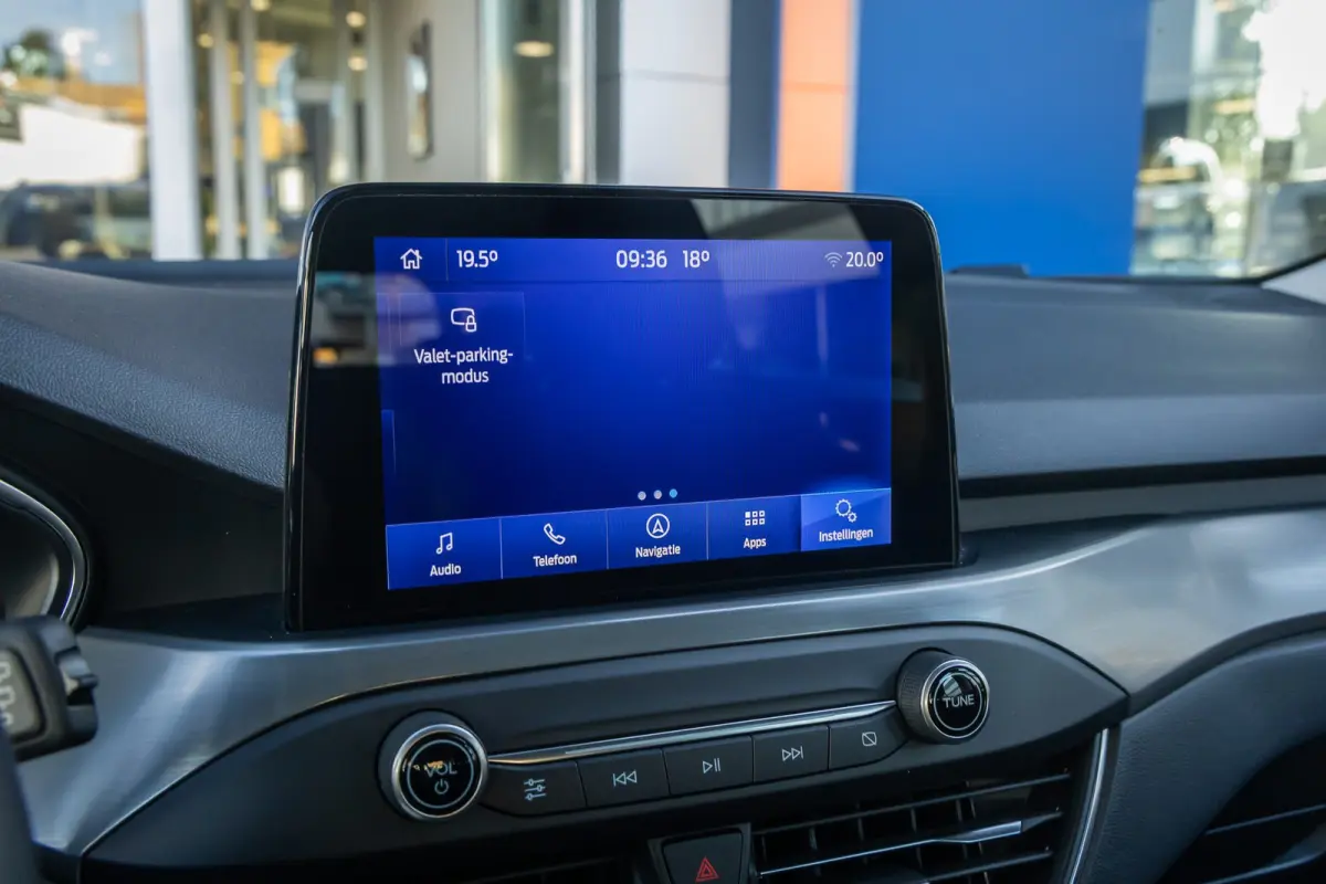 1.0 EcoBoost Hybrid Titanium X Business | Achteruitrijcamera | Apple Carplay/Android Auto | Cruise control adaptief | Keyless | Achteruitrijcamera | Airco (automatisch) | Apple Carplay/Andro