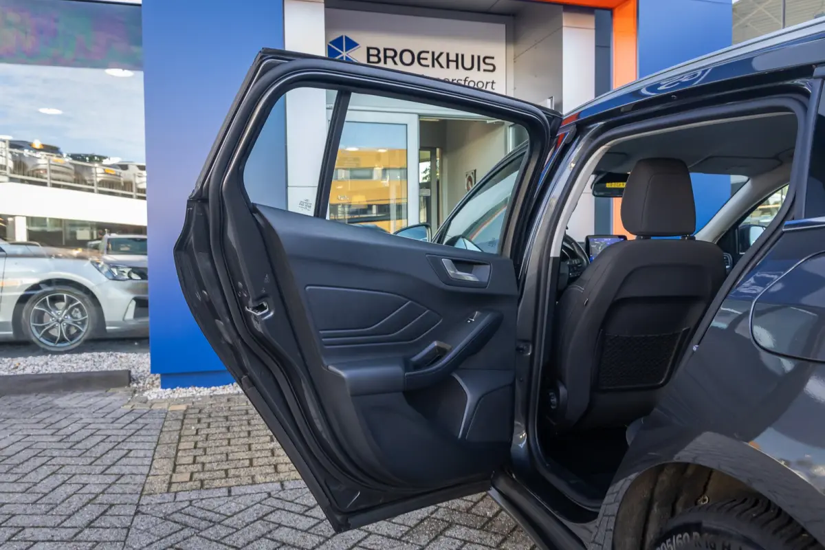 1.0 EcoBoost Hybrid Titanium X Business | Achteruitrijcamera | Apple Carplay/Android Auto | Cruise control adaptief | Keyless | Achteruitrijcamera | Airco (automatisch) | Apple Carplay/Andro