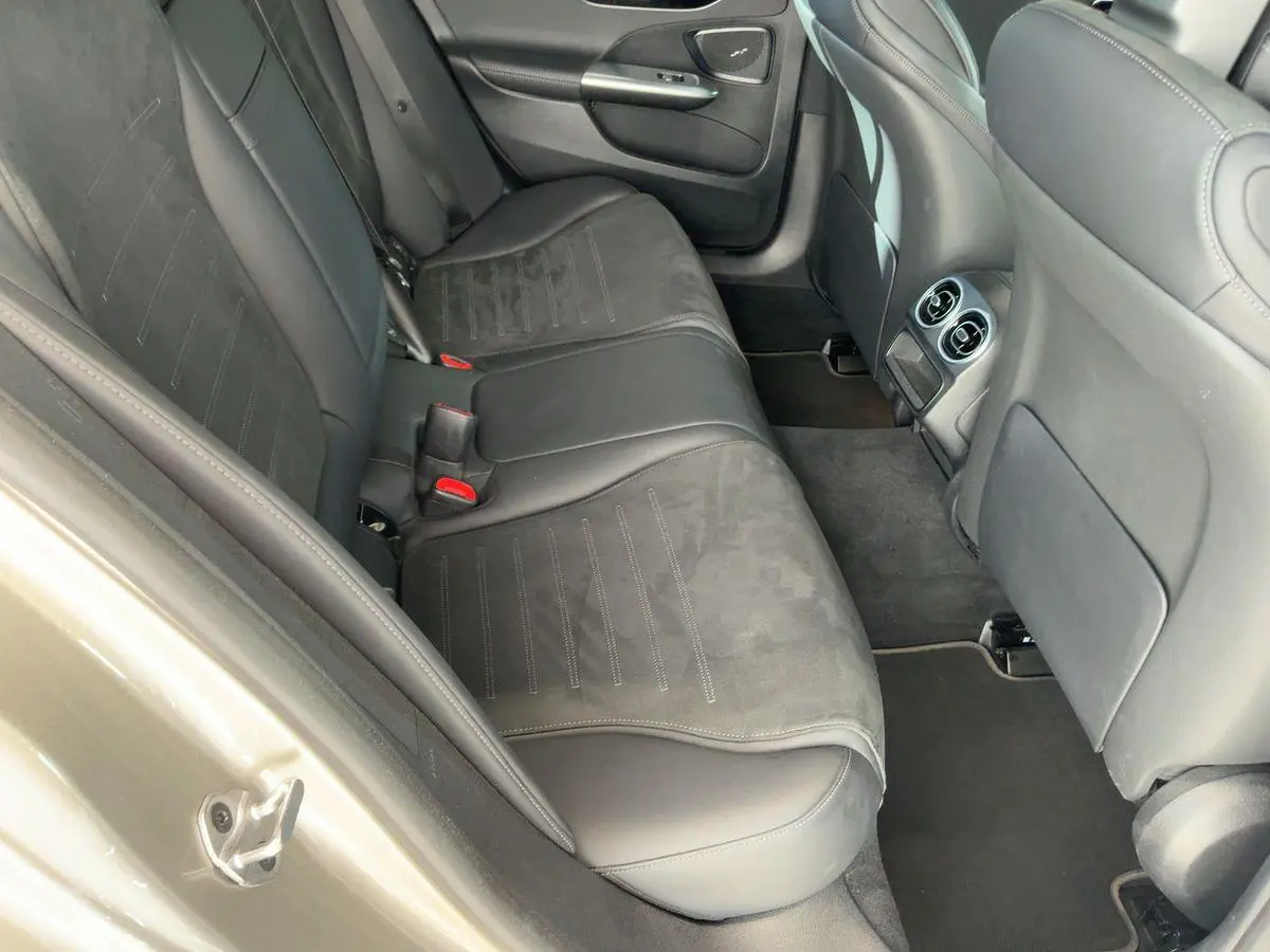 300 e AMG Line Pano|Dealer onderh|Trekhaak|Burmester