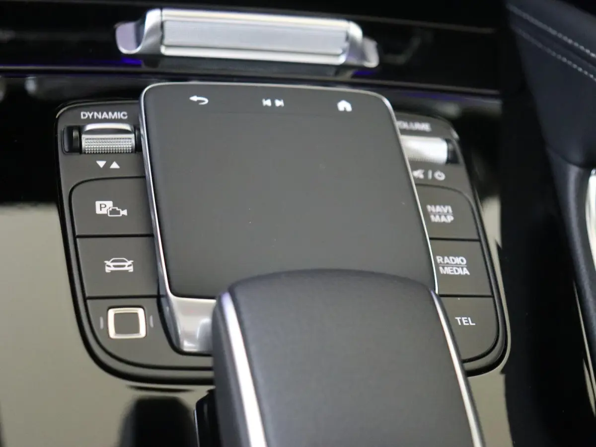 400 e 4MATIC AMG Line / Panoramadak/ 22 inch/ Rijassistentie/ El. Trekhaak/ Zonneschermpakket