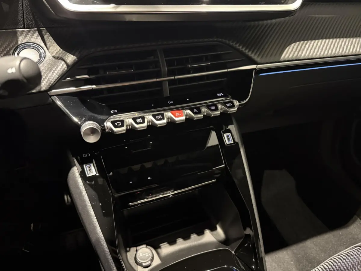 1.2 Hybrid 145 GT | 21% AKTIE ! | APPLE CARPLAY & ANDROID AUTO | CAMERA VOOR + ACHTER | NAVIGATIE |