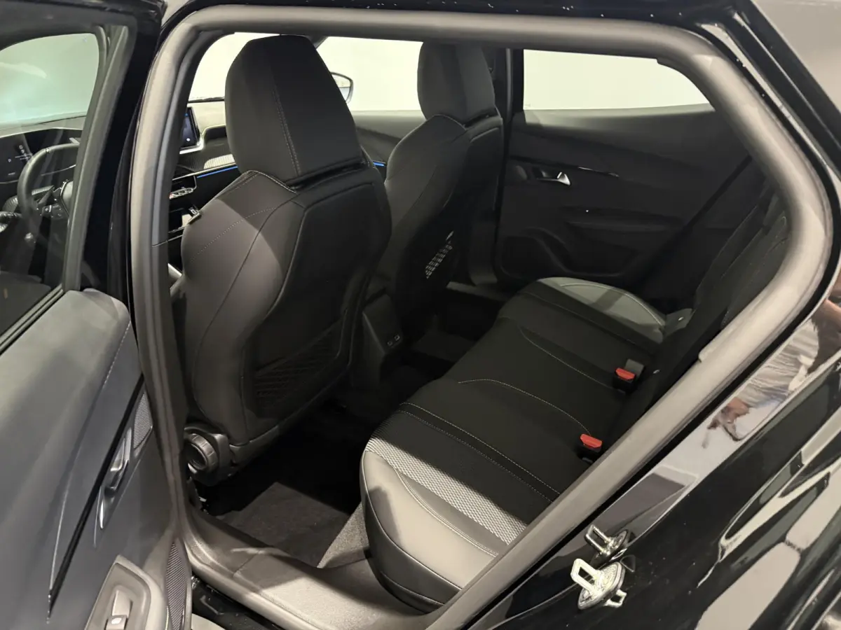 1.2 Hybrid 145 GT | 21% AKTIE ! | APPLE CARPLAY & ANDROID AUTO | CAMERA VOOR + ACHTER | NAVIGATIE |