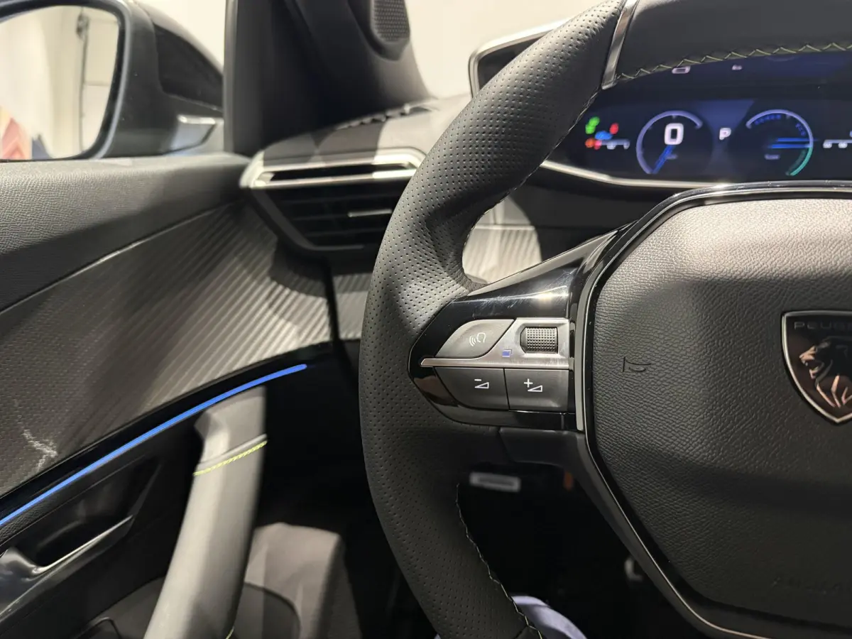 1.2 Hybrid 145 GT | 21% AKTIE ! | APPLE CARPLAY & ANDROID AUTO | CAMERA VOOR + ACHTER | NAVIGATIE |