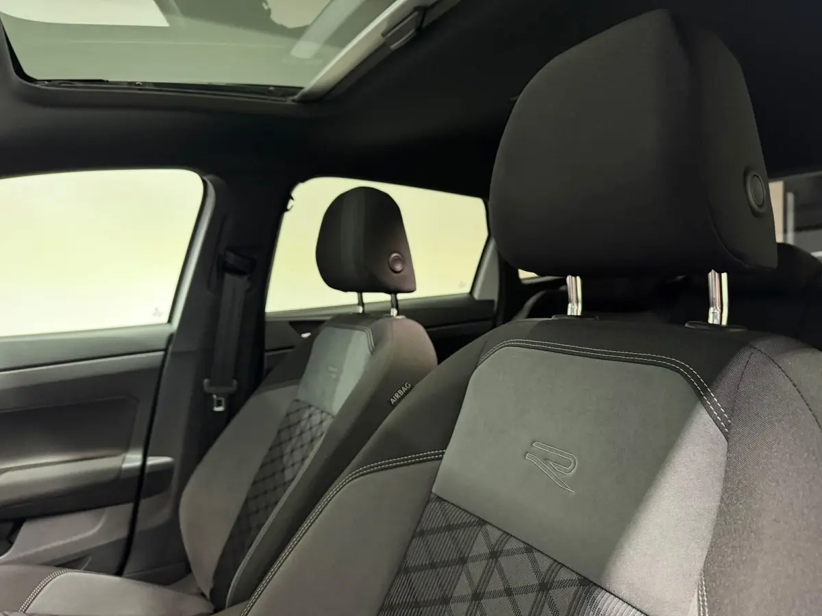 1.5 TSI R-Line BTW! Pano KeylessGo IQ Camera