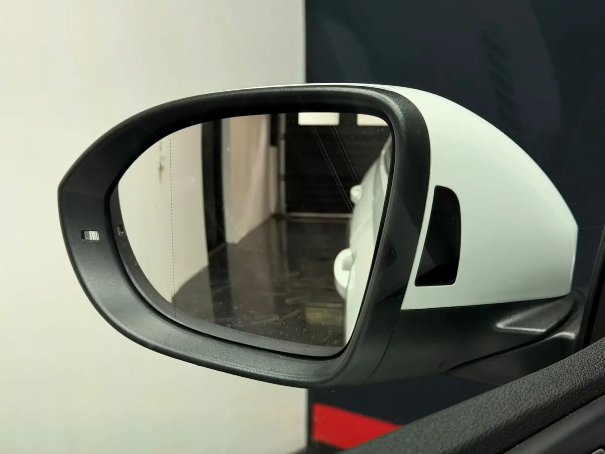 1.5 TSI R-Line BTW! Pano KeylessGo IQ Camera