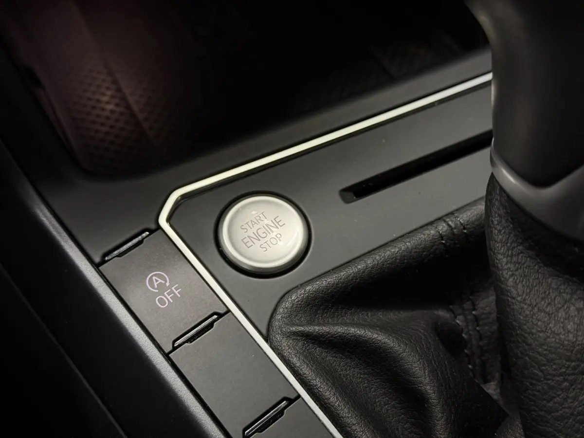 1.5 TSI R-Line BTW! Pano KeylessGo IQ Camera