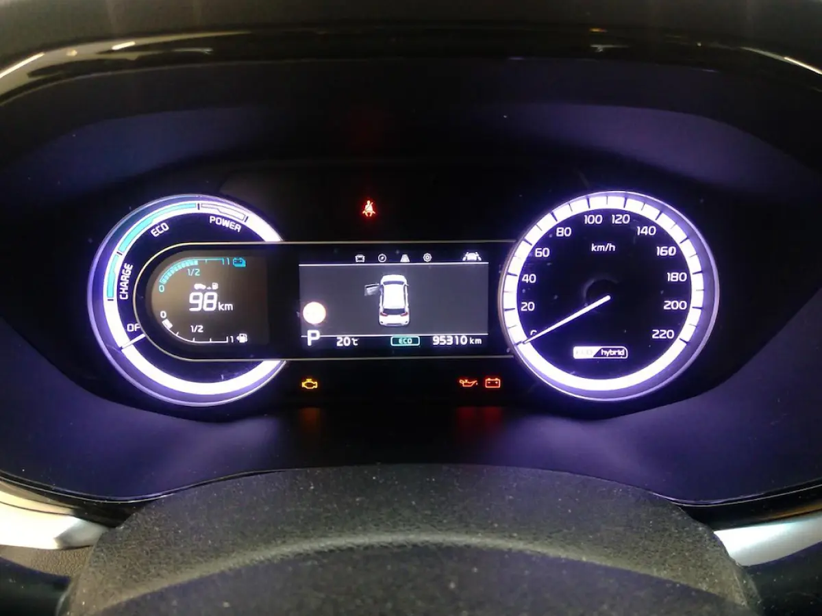 1.6 GDi Hybrid DynamicPlusLine+Leder+breed-Navigatie+camera+stoel&stuur-verw+ = DECEMBER 2021