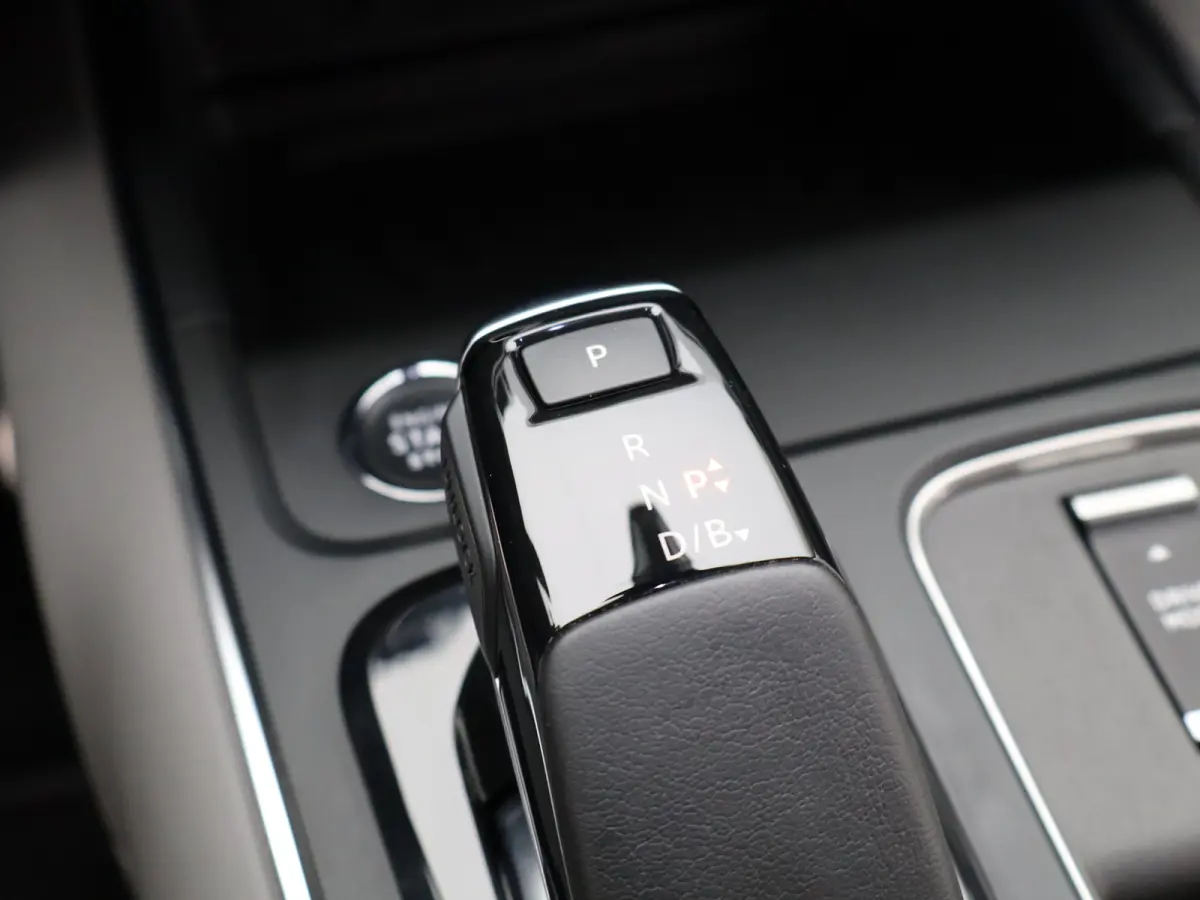 1.6 Plug-in Hybrid 225 Shine | Automaat | Leder | 360* camera | Elek. stoelen | Elek. achterklep | Navi | Adaptieve cruise | Clima |