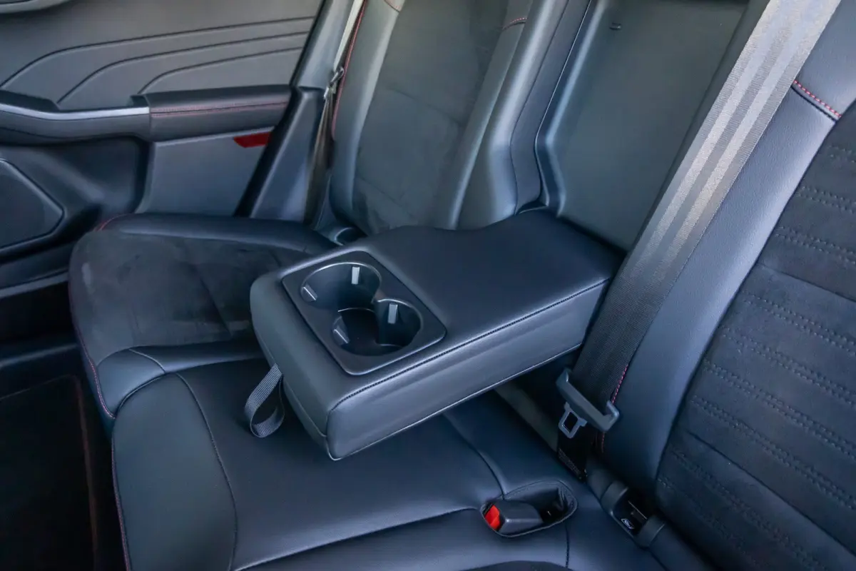2.5 PHEV ST-Line X | Black-pack | B&O audio | Apple Carplay/Android Auto | B&O | Achteruitrijcamera | Elektrisch bedienbare achterklep | Achteruitrijcamera | Apple Carplay/Android Auto|telef