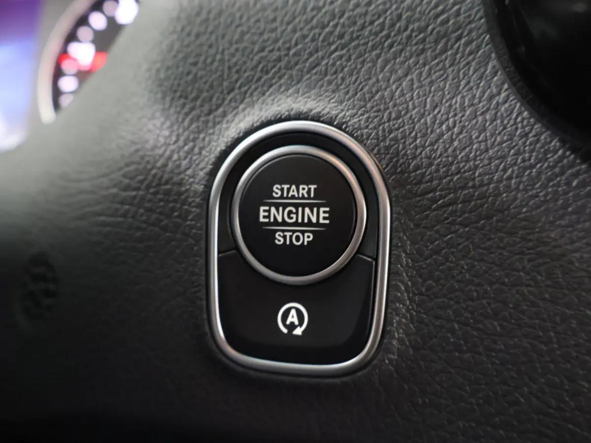 315 L2H2 RWD PRO | 3500KG trekken | Facelift | Carplay | 3-zits | Camera
