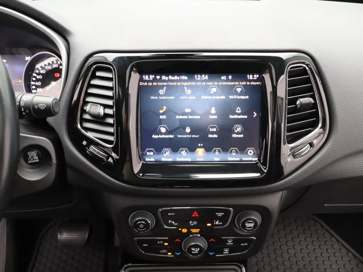 1.3T Limited | Achteruitrijcamera | Trekhaak | Panoramadak | Climate Control | Parkeersensoren | Stoelverwarming