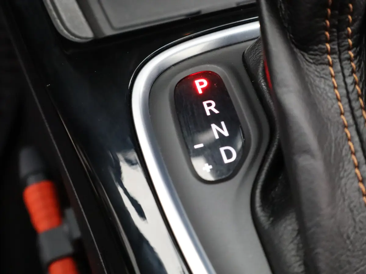 1.3T Limited | Achteruitrijcamera | Trekhaak | Panoramadak | Climate Control | Parkeersensoren | Stoelverwarming