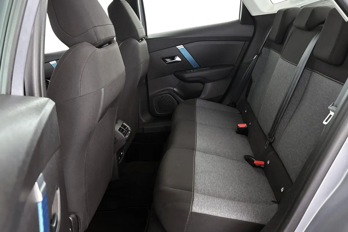 Feel 50 kWh Apple CarPlay Climate Control 18"