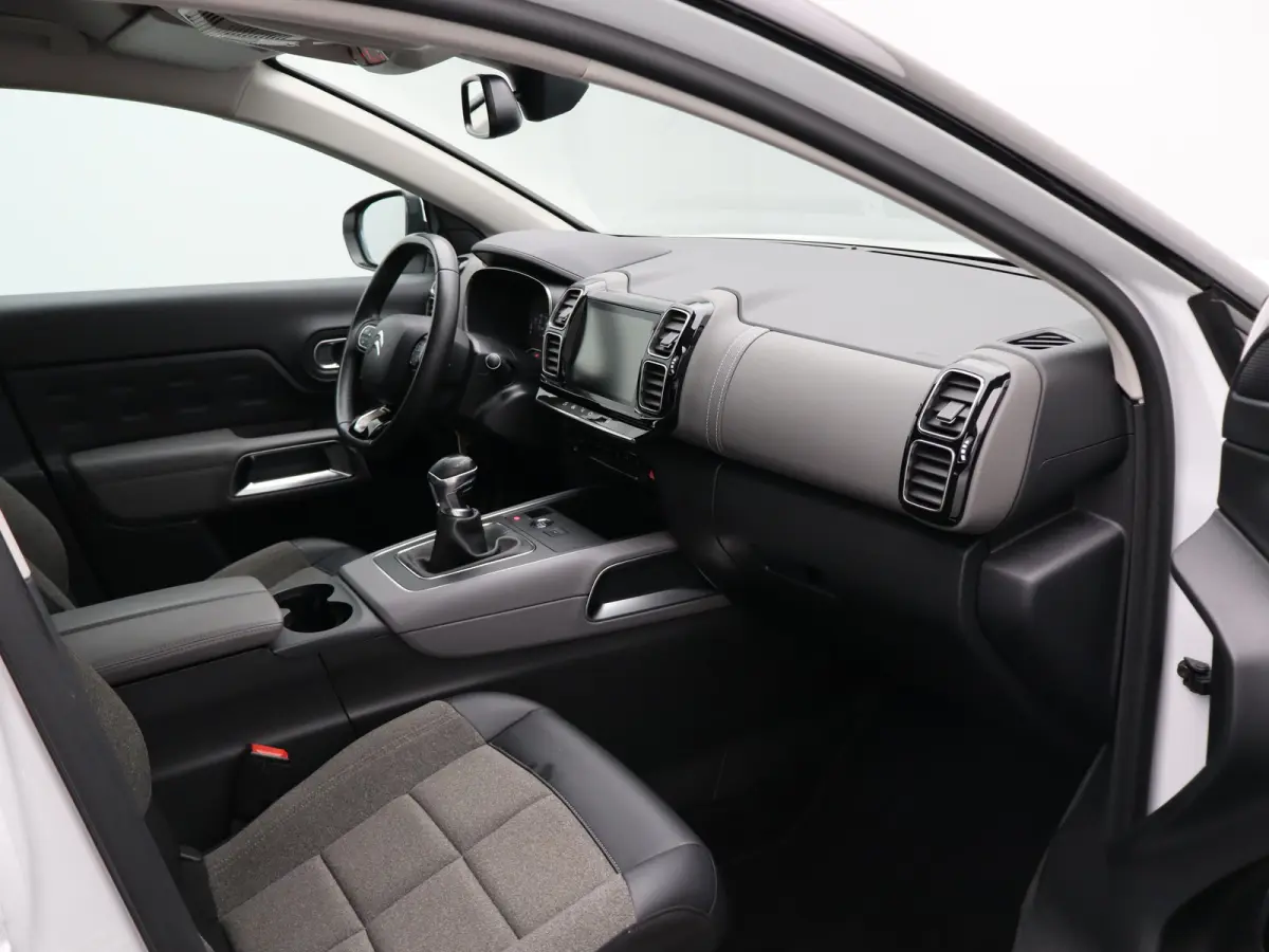 1.2 PureTech Feel | Cruise Control | Camera | Parkeersensoren | Climate Control | Half Lederen Bekleding | Apple Carplay/Android Auto