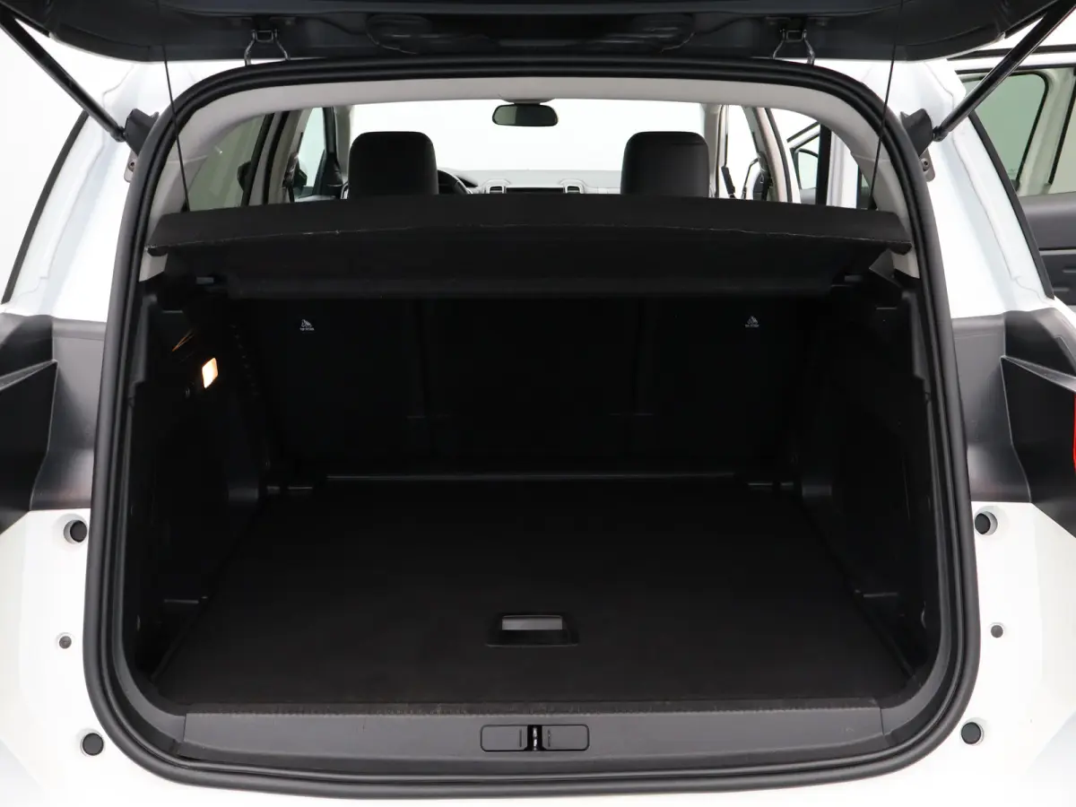 1.2 PureTech Feel | Cruise Control | Camera | Parkeersensoren | Climate Control | Half Lederen Bekleding | Apple Carplay/Android Auto