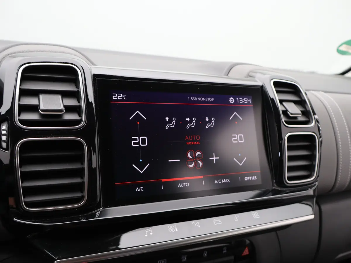 1.2 PureTech Feel | Cruise Control | Camera | Parkeersensoren | Climate Control | Half Lederen Bekleding | Apple Carplay/Android Auto