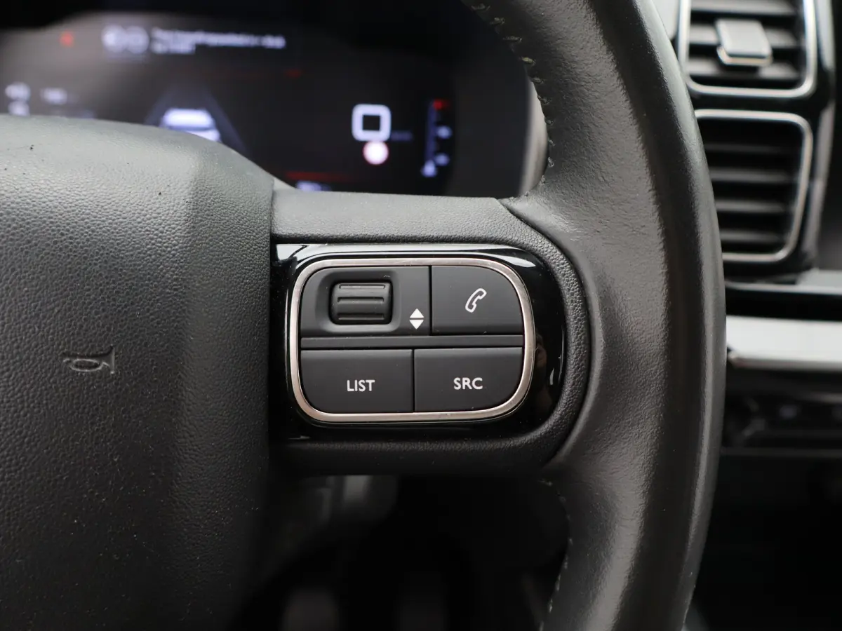 1.2 PureTech Feel | Cruise Control | Camera | Parkeersensoren | Climate Control | Half Lederen Bekleding | Apple Carplay/Android Auto