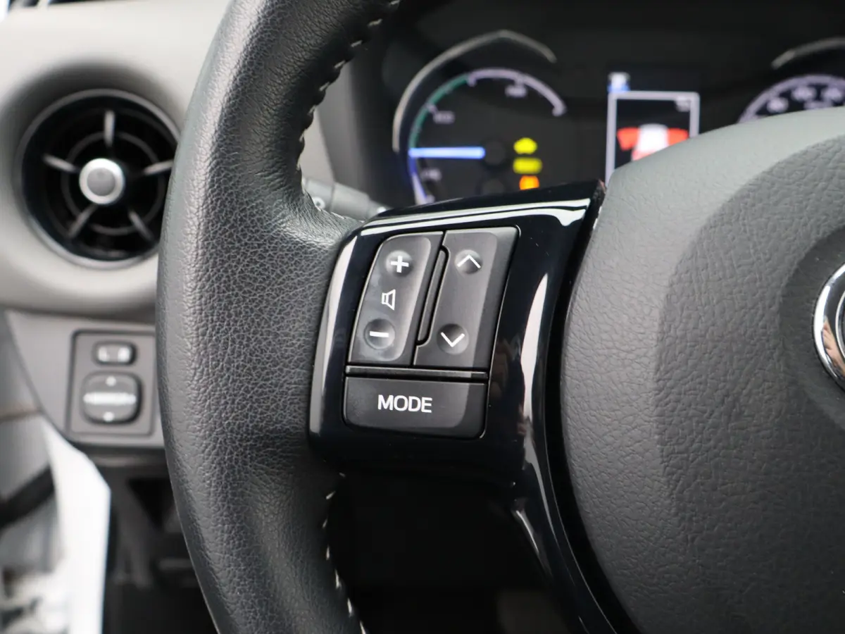 1.5 Hybrid Aspiration Automaat | Navigatie | Parkeersenoren | Camera | Climate Control | Bluetooth Telefoonverbinding