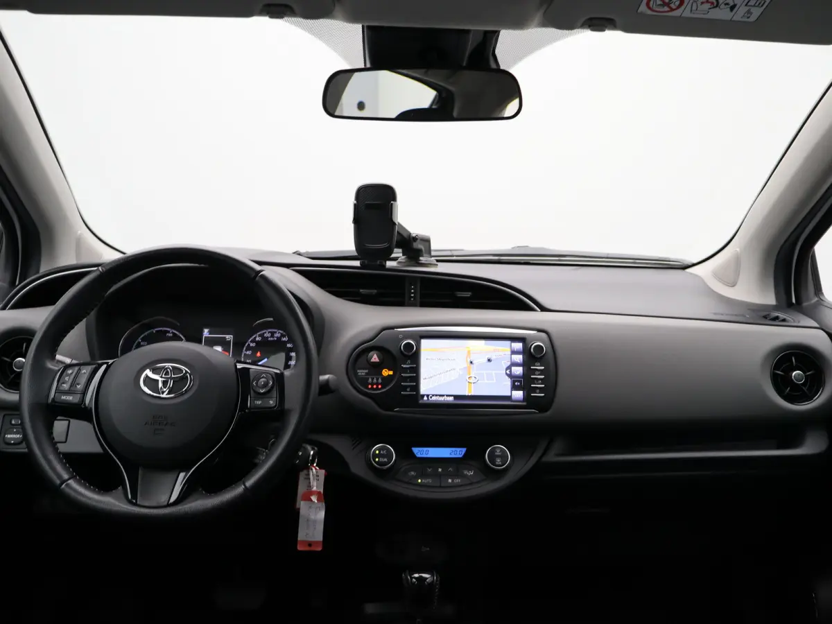 1.5 Hybrid Aspiration Automaat | Navigatie | Parkeersenoren | Camera | Climate Control | Bluetooth Telefoonverbinding