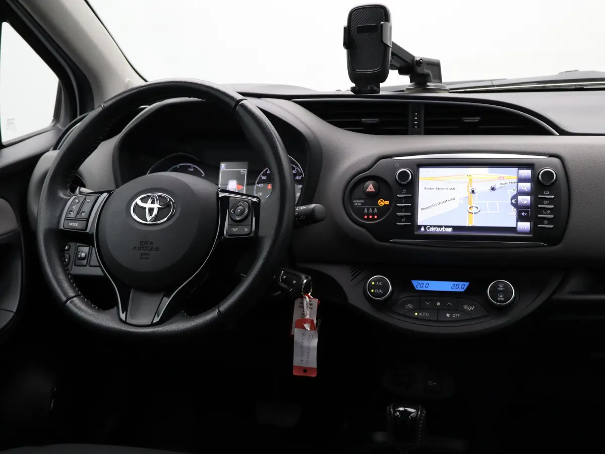 1.5 Hybrid Aspiration Automaat | Navigatie | Parkeersenoren | Camera | Climate Control | Bluetooth Telefoonverbinding