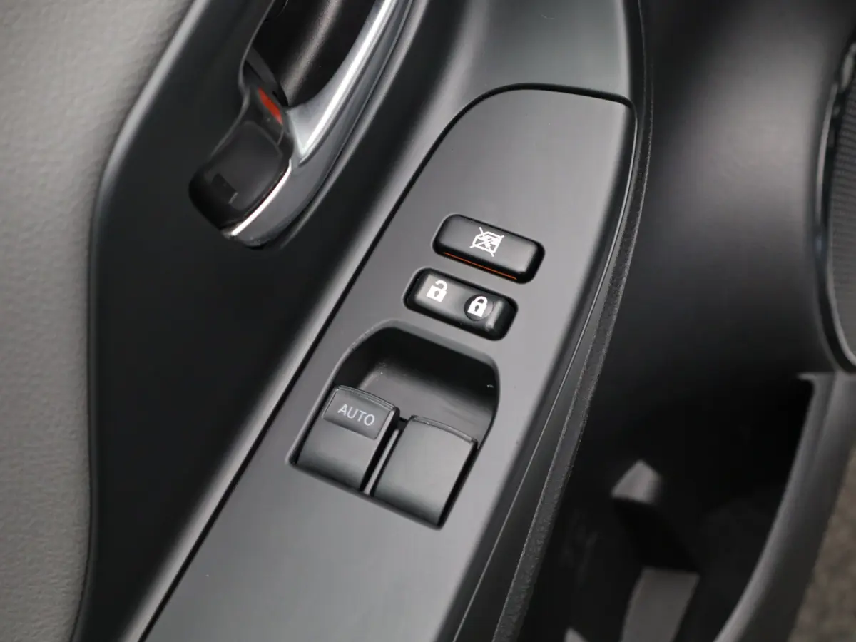 1.5 Hybrid Aspiration Automaat | Navigatie | Parkeersenoren | Camera | Climate Control | Bluetooth Telefoonverbinding