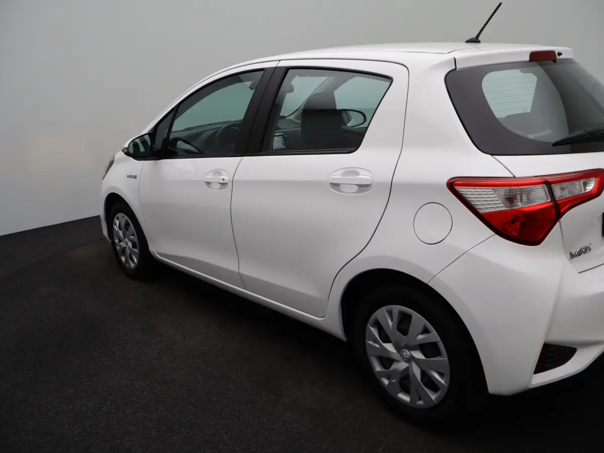 1.5 Hybrid Aspiration Automaat | Navigatie | Parkeersenoren | Camera | Climate Control | Bluetooth Telefoonverbinding