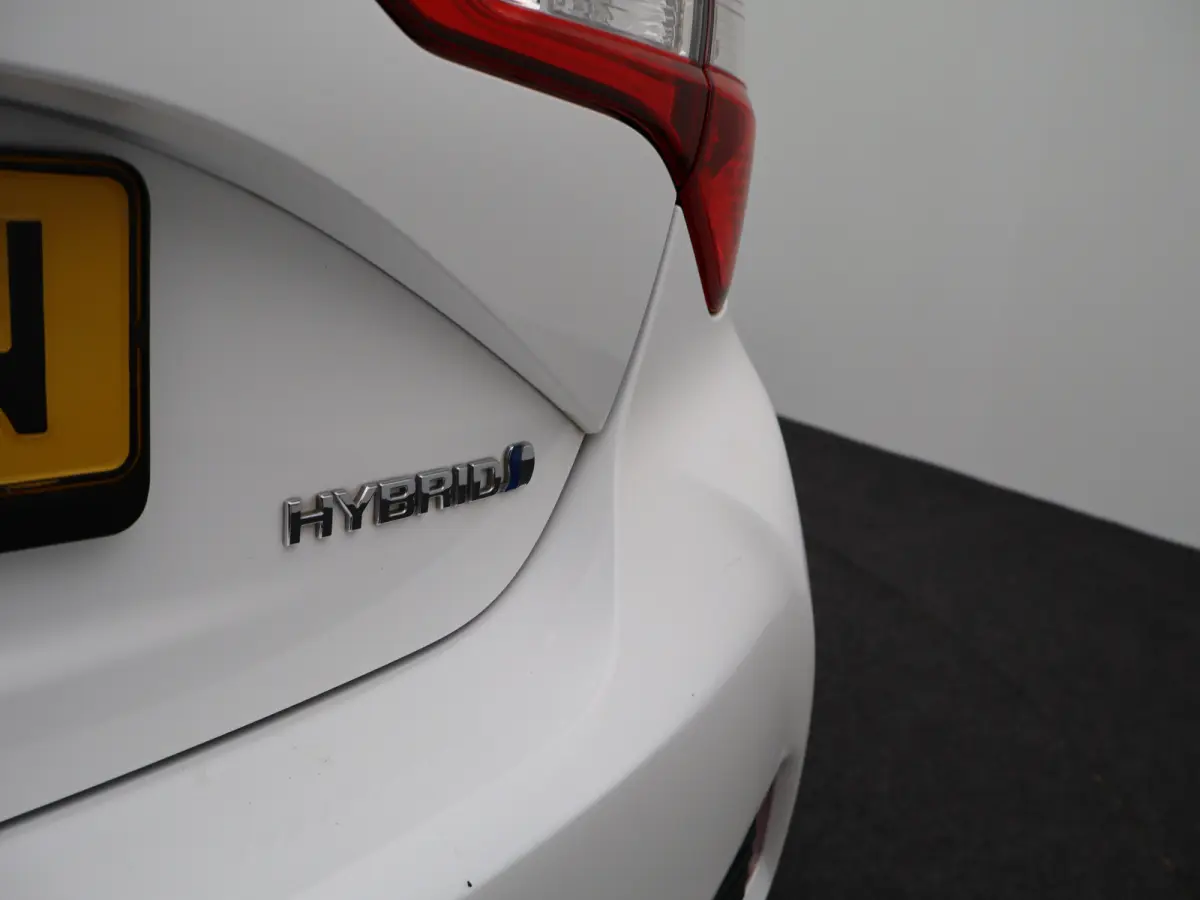 1.5 Hybrid Aspiration Automaat | Navigatie | Parkeersenoren | Camera | Climate Control | Bluetooth Telefoonverbinding