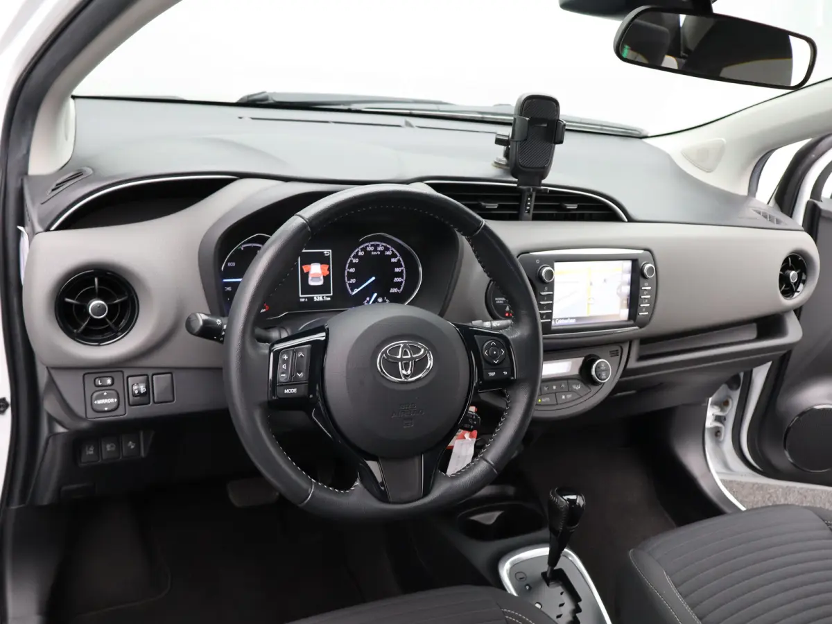 1.5 Hybrid Aspiration Automaat | Navigatie | Parkeersenoren | Camera | Climate Control | Bluetooth Telefoonverbinding