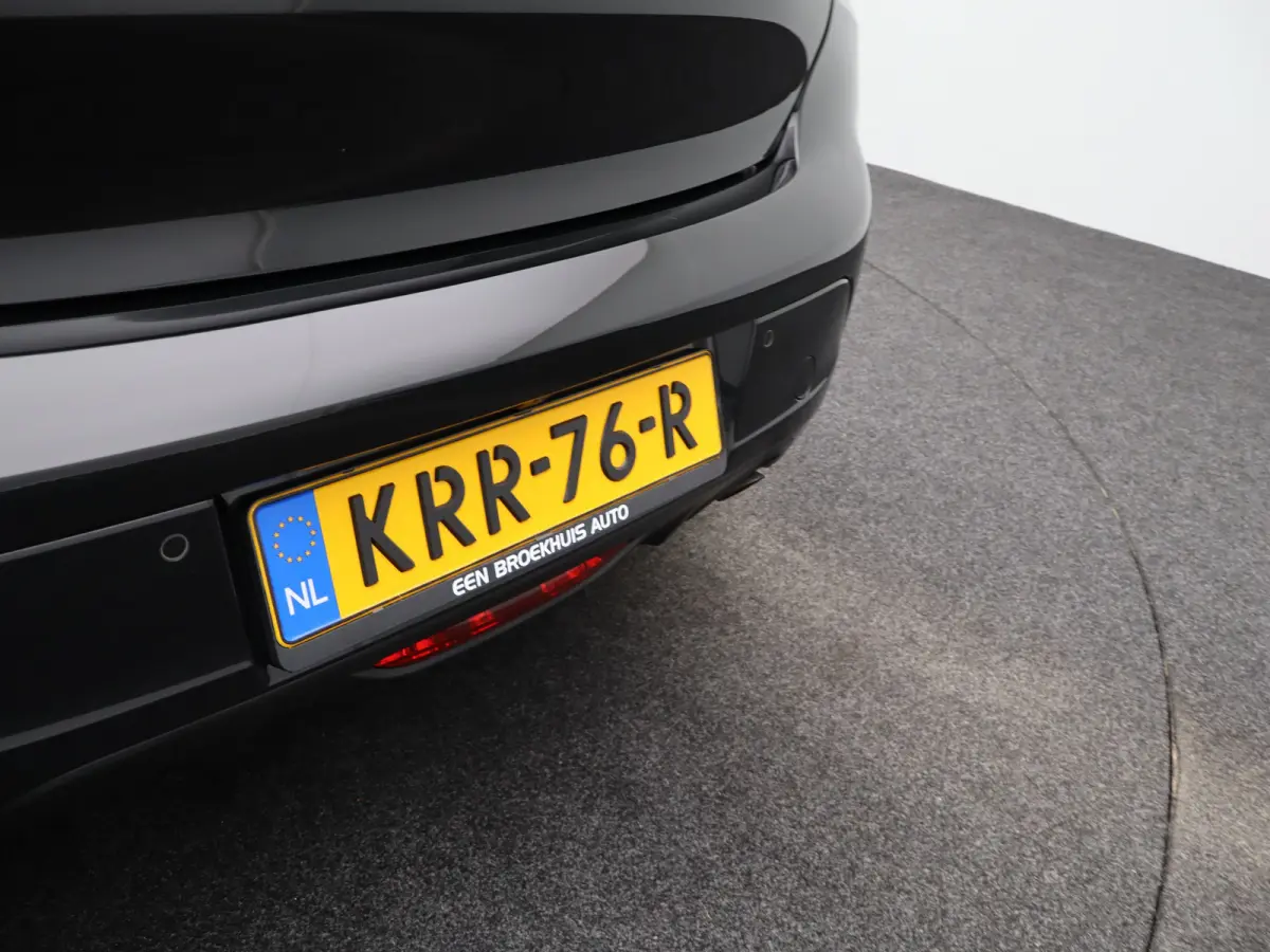 1.2 PureTech Allure Pack | Stoelverwarming | Camera | Parkeersensoren | Navigatie | Cruise Control | Apple Carplay/Android Auto | 16" Lichtmetalen Velgen