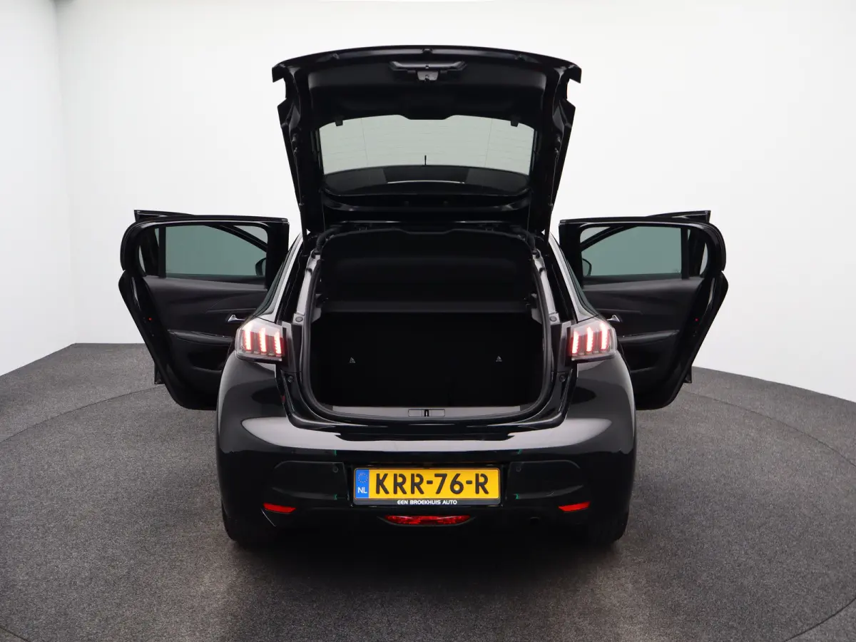 1.2 PureTech Allure Pack | Stoelverwarming | Camera | Parkeersensoren | Navigatie | Cruise Control | Apple Carplay/Android Auto | 16" Lichtmetalen Velgen