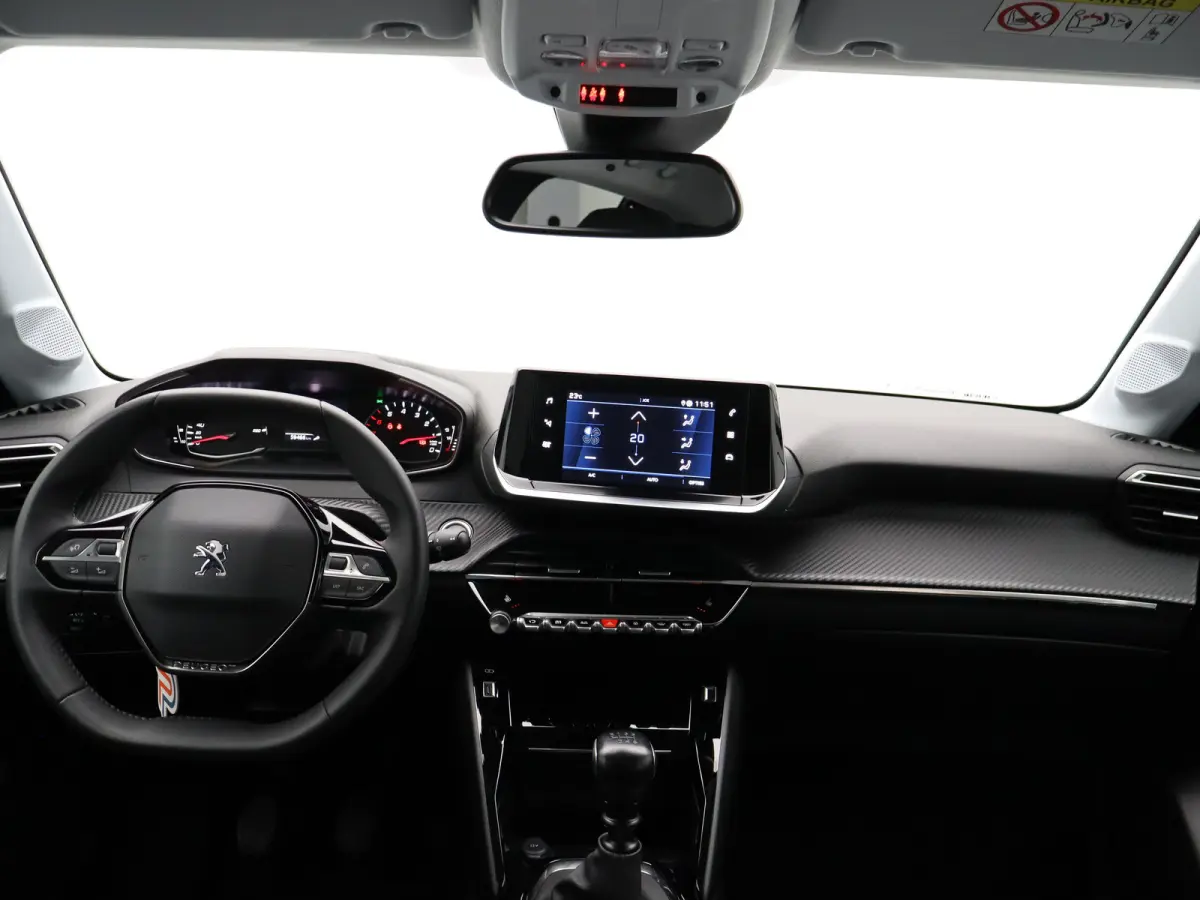 1.2 PureTech Allure Pack | Stoelverwarming | Camera | Parkeersensoren | Navigatie | Cruise Control | Apple Carplay/Android Auto | 16" Lichtmetalen Velgen