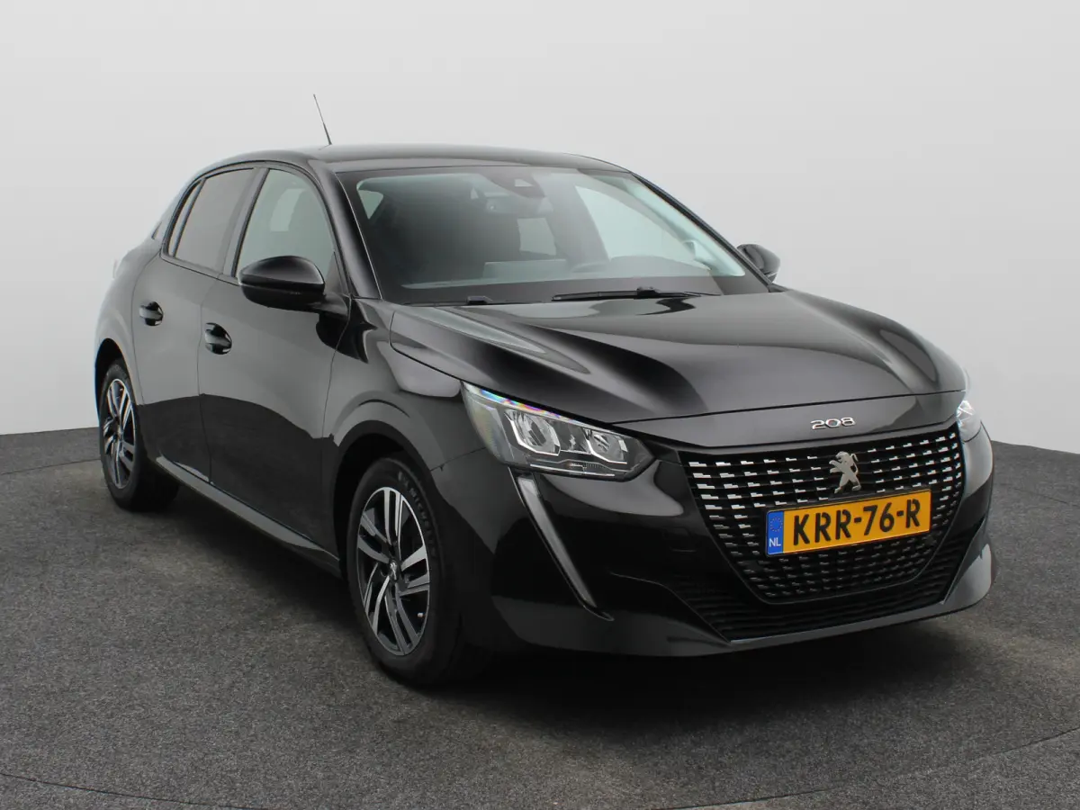 1.2 PureTech Allure Pack | Stoelverwarming | Camera | Parkeersensoren | Navigatie | Cruise Control | Apple Carplay/Android Auto | 16" Lichtmetalen Velgen