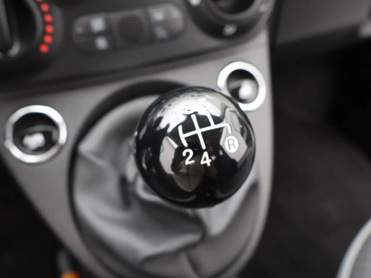 1.2 Popstar Cruise Control | Airco | 15" Lichtmetalen Velgen | Bluetooth Telefoon Verbinding