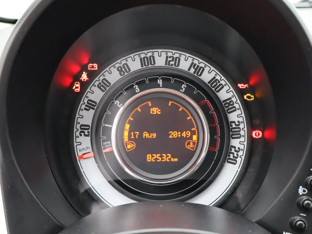 1.2 Popstar Cruise Control | Airco | 15" Lichtmetalen Velgen | Bluetooth Telefoon Verbinding